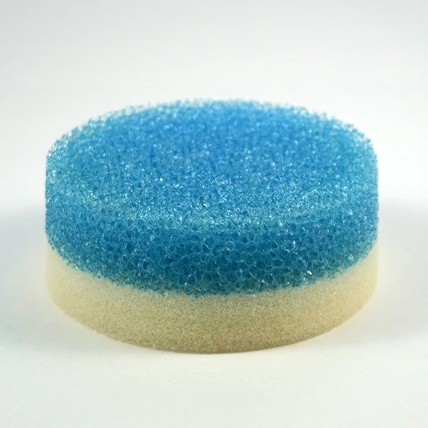 Doppelseitiger Kunststoffschwamm mit feiner und grober Schwammstruktur